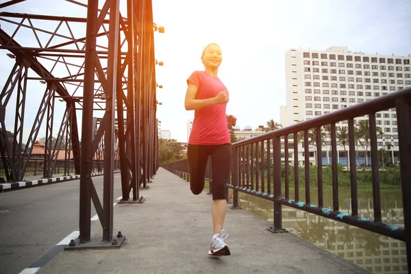 Young fitness woman jogging — Stock Photo, Image