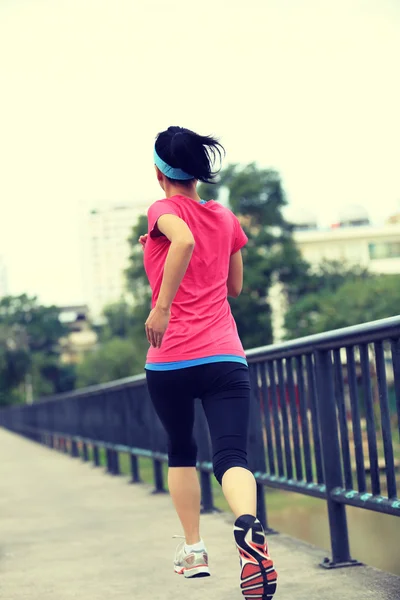 Young fitness woman jogging — Stock Photo, Image