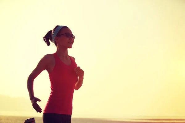 Žena běžecká cvičení — Stock fotografie