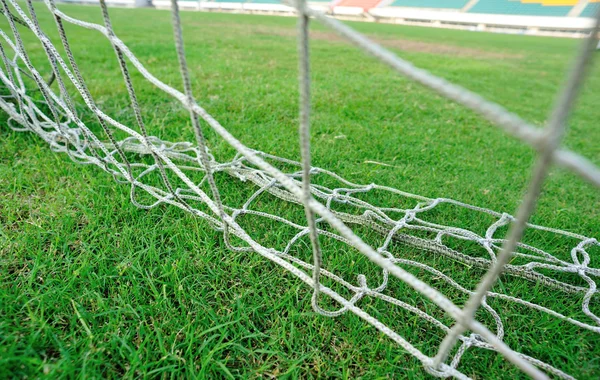 Red de fútbol con hierba — Foto de Stock