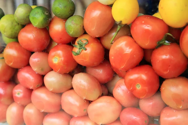 Рынок помидоров — стоковое фото
