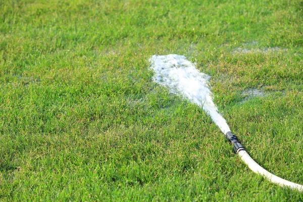 Stadio del tappeto erboso di irrigazione — Foto Stock