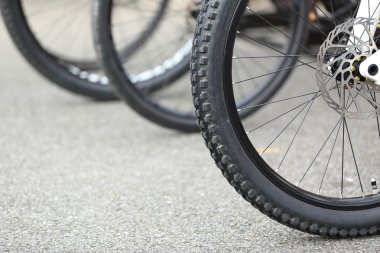 Dağ Bisiklet lastiği, görünümü kadar yakın