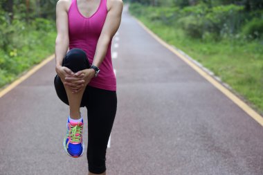 Kadın atlet ısınmak