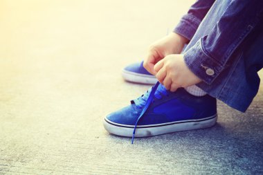 eller bağcık bağlama