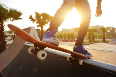 kadın skatepark kaykay