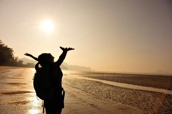 Cheering young woman hiker — Stock Photo, Image