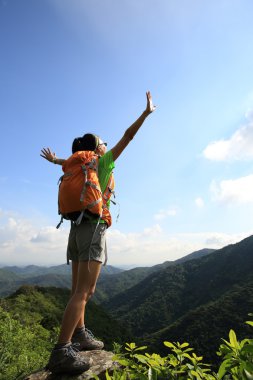 Tezahürat kadın uzun yürüyüşe çıkan kimse