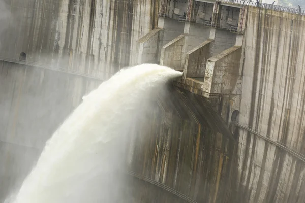 Dam Vypouštění Povodňové Vody Čína — Stock fotografie