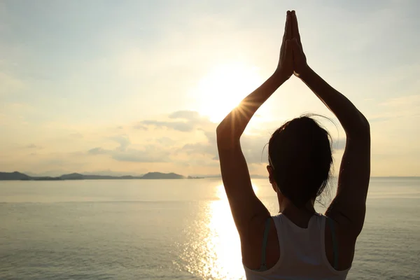 Meditación saludable mujer yoga — Foto de Stock