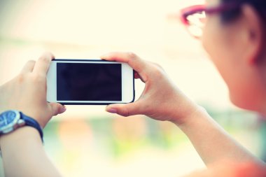 eller kadın akıllı telefon kullanma