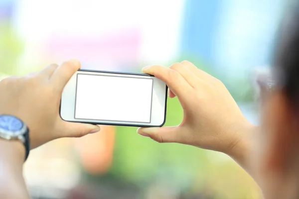 Ung kvinna med smart telefon — Stockfoto