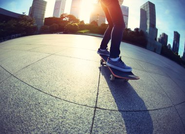 Kaykaycı bacaklar City adlı kaykay