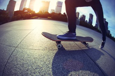 City adlı kaykay erkek