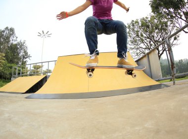 erkek skatepark kaykay