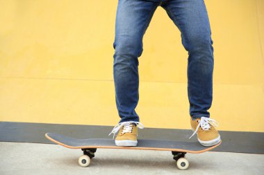 erkek skatepark kaykay