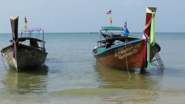 Uzun kuyruk tekne su