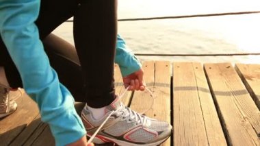 Sportif kadın bağlama ayakkabı bağı