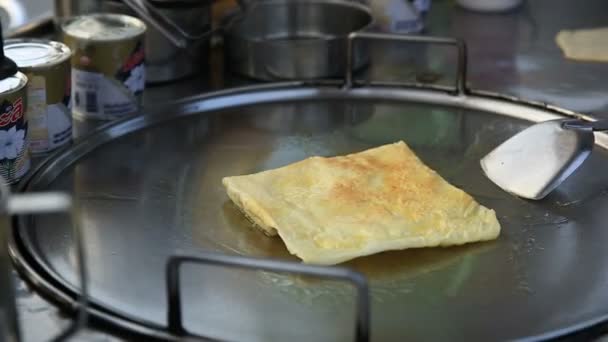 Street vendor patatine deliziose roti — Video Stock