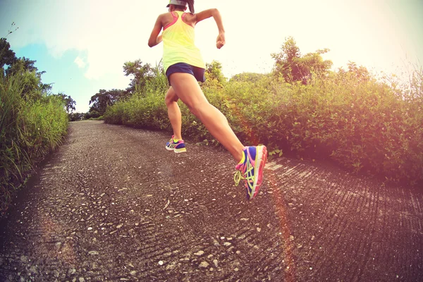 Fitness nő fut — Stock Fotó