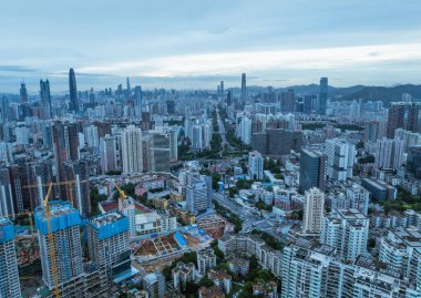Shenzhen, Çin - 06 Temmuz 2022: Shenzhen şehrindeki hava manzarası, Çin