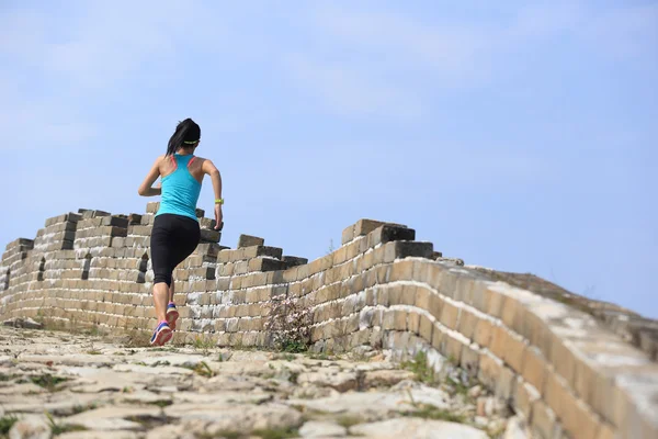 Vrouwelijke atleet uitgevoerd — Stockfoto