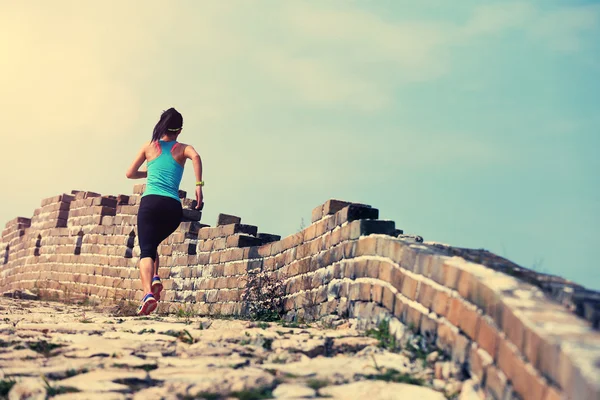 Vrouwelijke atleet uitgevoerd — Stockfoto