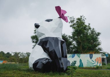 Chengdu, Çin - 30 Ekim 2025 Chengdu, Çin 'de dev panda heykeli