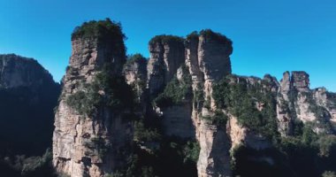 Zhangjiajie, Çin 'deki güzel dağ manzarası          