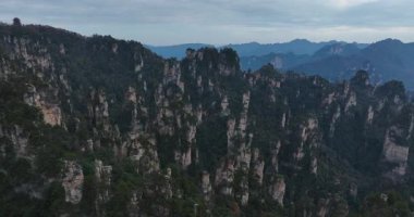 Zhangjiajie Ulusal Orman Parkı, Çin 'de güzel bir manzara.        