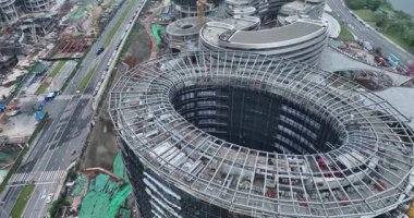 Çin 'in Chengdu şehrindeki modern ofis binalarının hava görüntüleri.