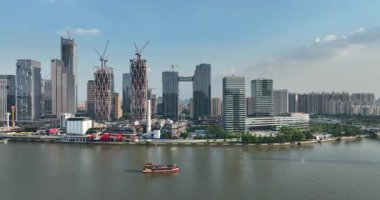 Guangzhou, Çin - 26 Temmuz 2023: Guangzhou şehrinin havadan görünüşü, Çin