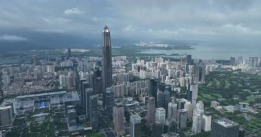 Shenzhen, Çin - 3 Haziran 2022: Shenzhen, Çin 'deki kentsel şehir manzarası