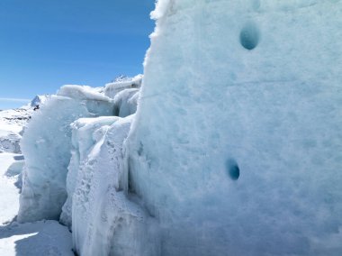 Tibet, Çin 'deki güzel büyük buzulun manzarası