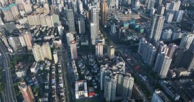 Şehir merkezinin gökyüzü manzarası