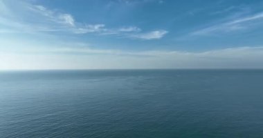 Deniz dalgalarının yüzey manzarasının hava görüntüleri