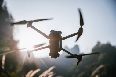 Zhangjiajie, Çin 'de İHA uçuşu