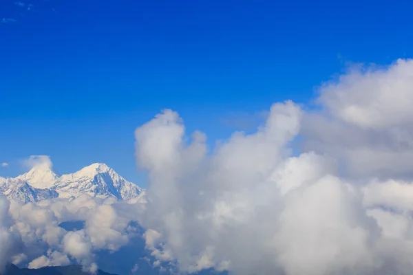 Céu azul com nuvens — Fotografia de Stock