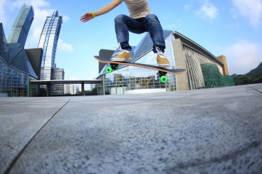 Bayan kaykaycı bacaklar