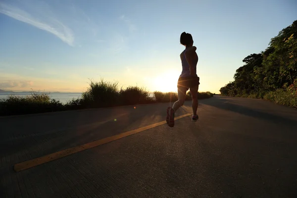 Fitness vrouw op de vlucht — Stockfoto