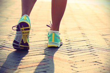 Genç fitness kadın bacakları