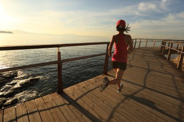 Fitness kadın runner boardwalk tarihinde