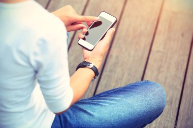 Bayan kaykaycı kullanma smartphone