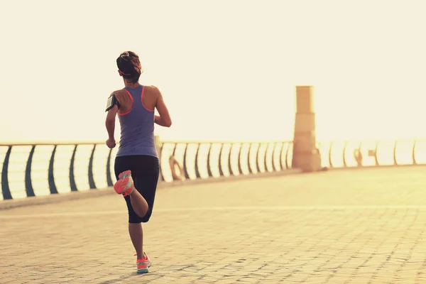 Fitness mulher corredor — Fotografia de Stock