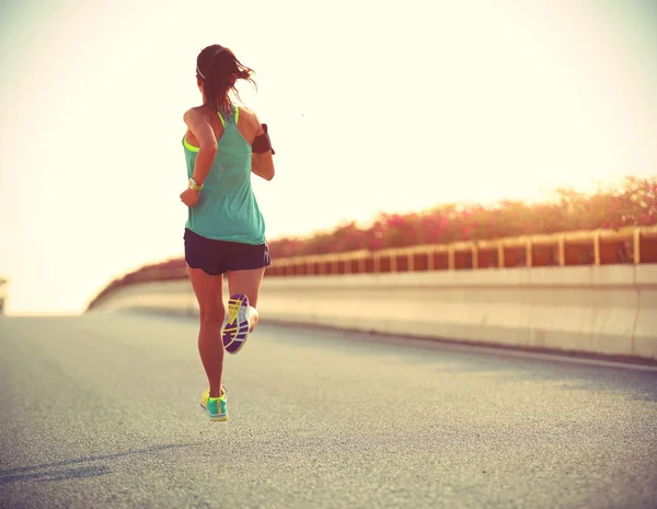 Fitness mulher corredor — Fotografia de Stock