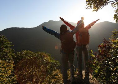 Backpackers Mountain Kollarını açarak
