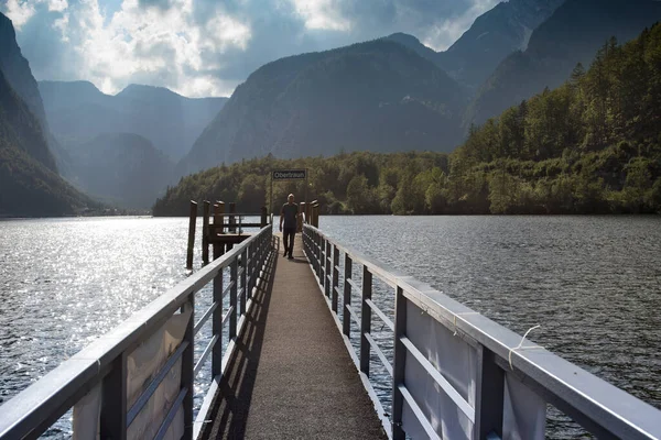 Hallstatter Ile Dağların Arasındaki Obertraun Manzarası Bak Maden Suyu Salzkammergut — Stok fotoğraf