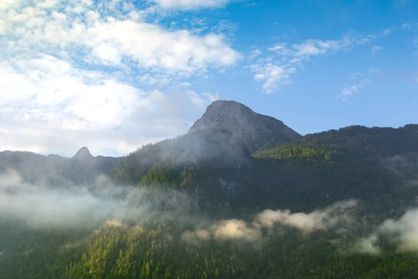 Stinné Skalnaté Hory Alpách Oblačným Nebem Rakousko Salzkammergut — Stock fotografie