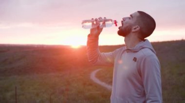 Sahadaki antrenmandan sonra kaçak içme suyu