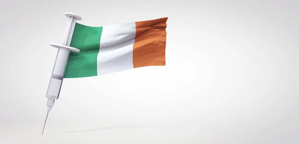 带有爱尔兰国旗的疫苗免疫注射器。3D渲染 — 图库照片